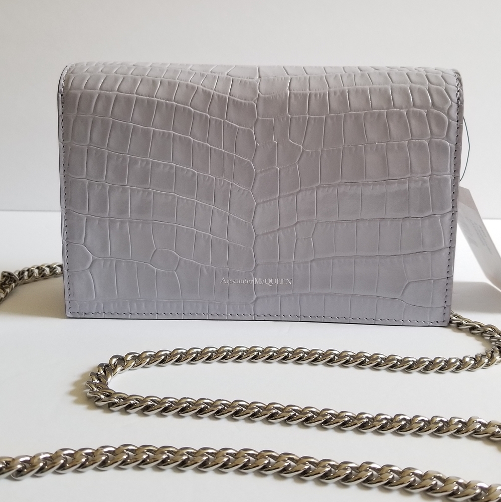 Alexander McQueen Croc-Embossed Leather Skull Crossbody Bag Lavender - Picture 3 of 11